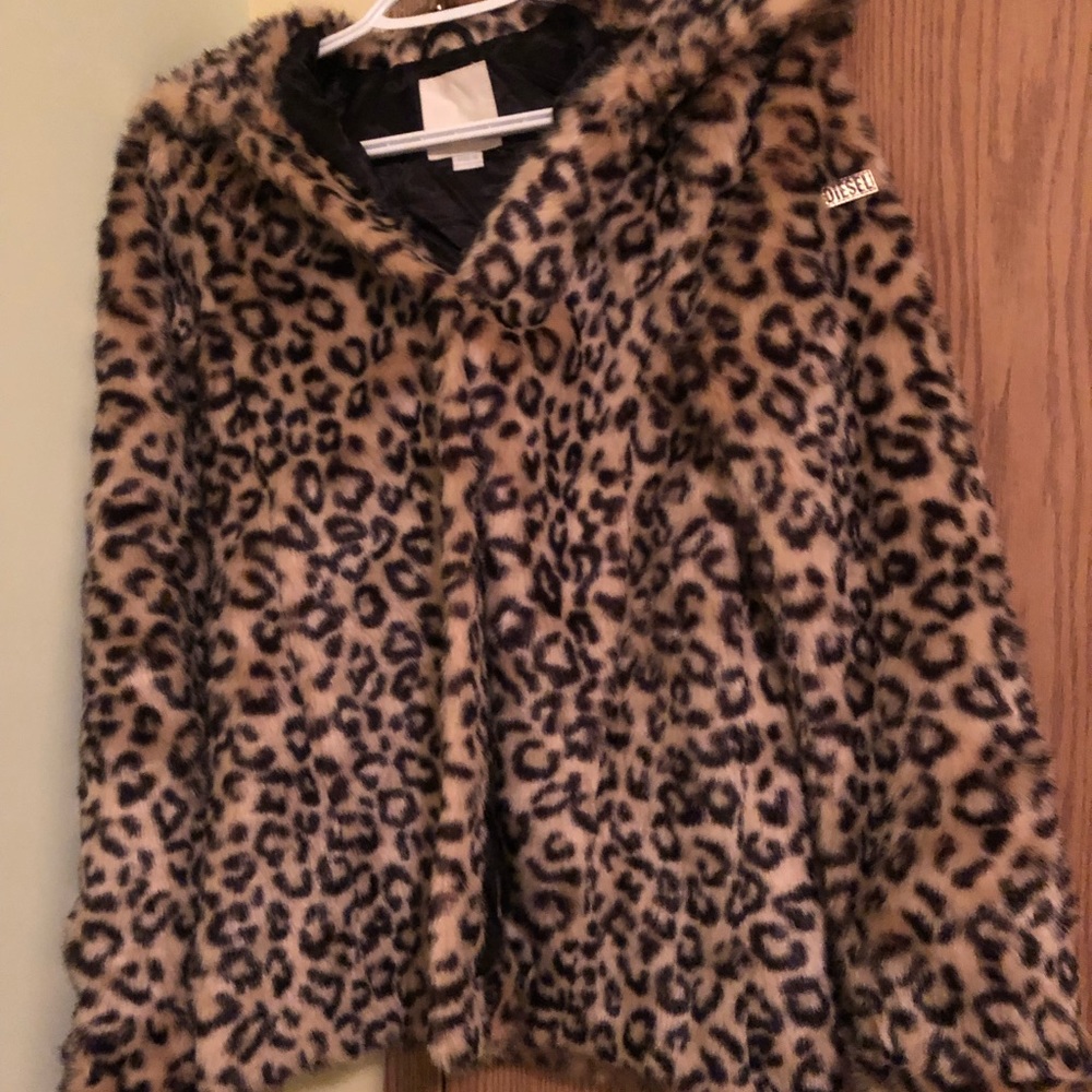 TODAY ONLY:Beautiful Diesel Faux Fur Animal Print Coat Size Small